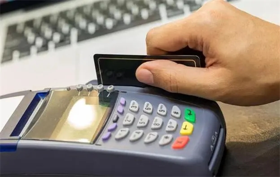 个人办POS机刷信用卡的都是没钱的吗？