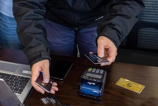 POS机无法自动变商户后该怎么刷卡才安全？